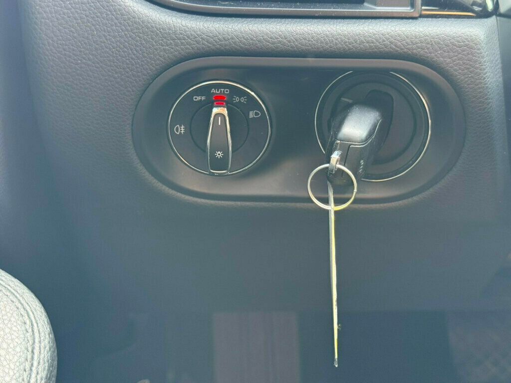 2019 Porsche Macan AWD - 23011916 - 30