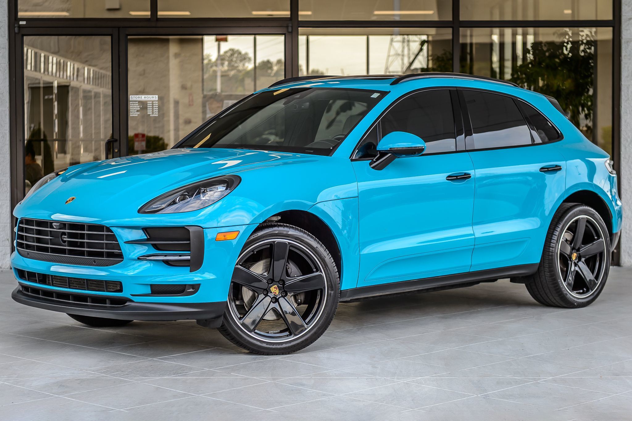 2019 Porsche Macan photo 2