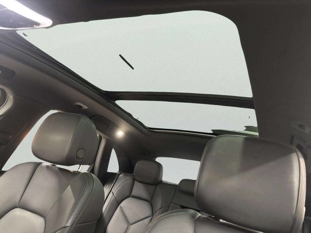 2019 Porsche Macan S AWD - 22989120 - 17