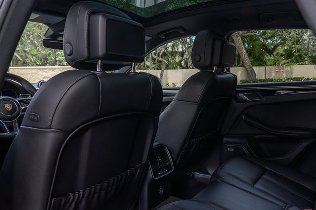 2019 Porsche Macan S AWD - 23017962 - 19