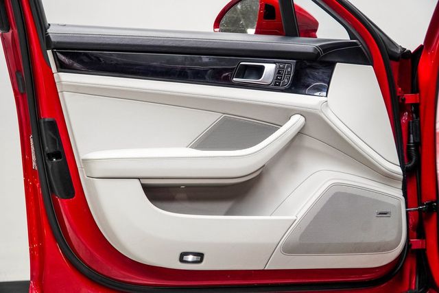 2019 Porsche Panamera 4 E-Hybrid AWD - 22939440 - 38