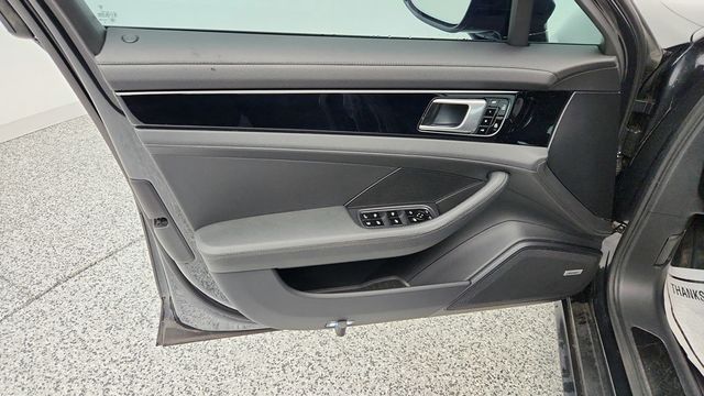 2019 Porsche Panamera 4 E-Hybrid AWD w/ Premium Package Plus, 20'' Wheels & 4-Zone CC - 22955786 - 10