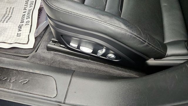 2019 Porsche Panamera 4 E-Hybrid AWD w/ Premium Package Plus, 20'' Wheels & 4-Zone CC - 22955786 - 11