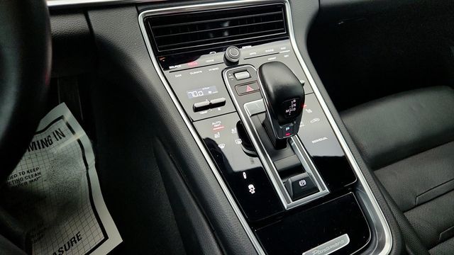 2019 Porsche Panamera 4 E-Hybrid AWD w/ Premium Package Plus, 20'' Wheels & 4-Zone CC - 22955786 - 16