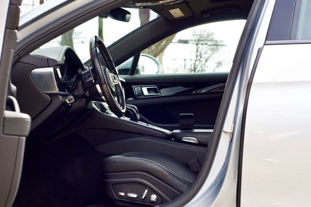 2019 Porsche Panamera MSRP$110790/PremiumPkgPlus/Heated&CooledSeats/SoftCloseDoors - 22976154 - 16