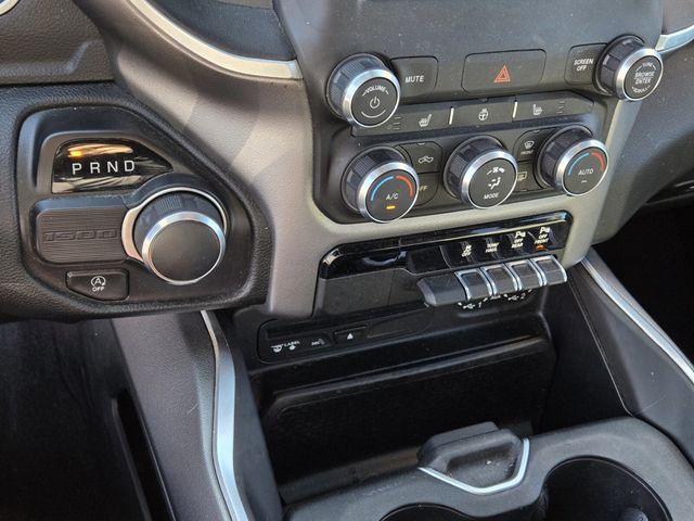 2019 Ram 1500 Big Horn 4x2 Crew Cab 5'7" Box - 22979279 - 18