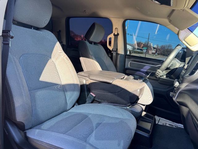 2019 Ram 1500 Big Horn 4x2 Crew Cab 5'7" Box - 22969603 - 13