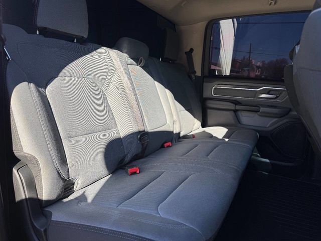 2019 Ram 1500 Big Horn 4x2 Crew Cab 5'7" Box - 22969603 - 15