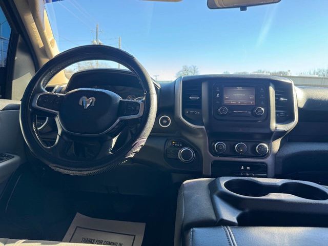 2019 Ram 1500 Big Horn 4x2 Crew Cab 5'7" Box - 22969603 - 16