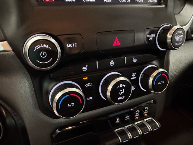 2019 Ram 1500 Big Horn 4x4 Crew Cab 5'7" Box - 23049561 - 16