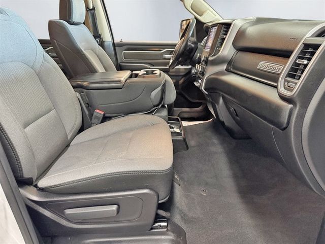 2019 Ram 1500 Big Horn 4x4 Crew Cab 5'7" Box - 23049561 - 21