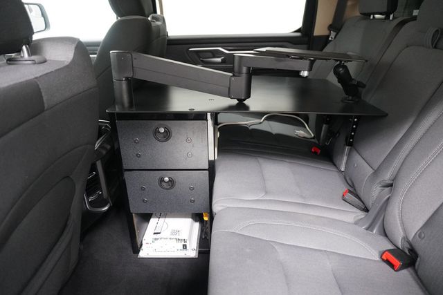 2019 Ram 1500 Big Horn 4x4 Crew Cab 5'7" Box - 23010923 - 11