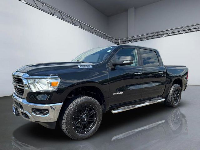 2019 Ram 1500 Big Horn 4x4 Crew Cab 5'7" Box - 23070371 - 11