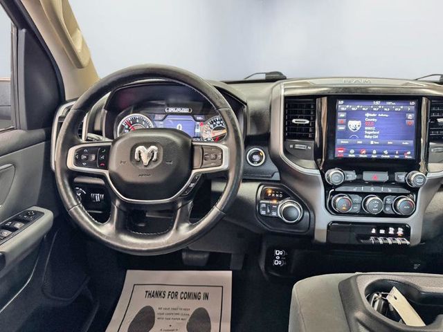 2019 Ram 1500 Big Horn 4x4 Crew Cab 5'7" Box - 23070371 - 16