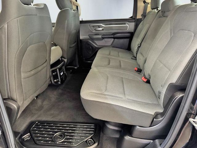 2019 Ram 1500 Big Horn 4x4 Crew Cab 5'7" Box - 23070371 - 24