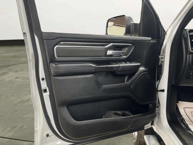 2019 Ram 1500 Big Horn 4x4 Crew Cab 5'7" Box - 22984889 - 9