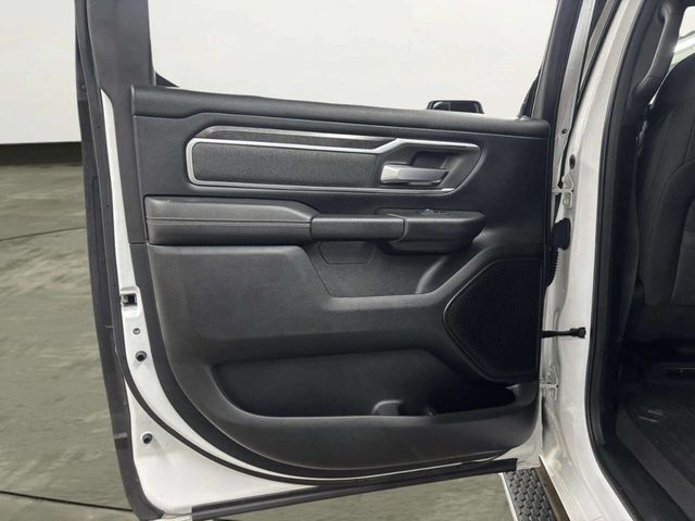 2019 Ram 1500 Big Horn 4x4 Crew Cab 5'7" Box - 22984889 - 12