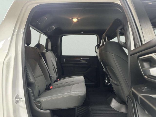 2019 Ram 1500 Big Horn 4x4 Crew Cab 5'7" Box - 22984889 - 16