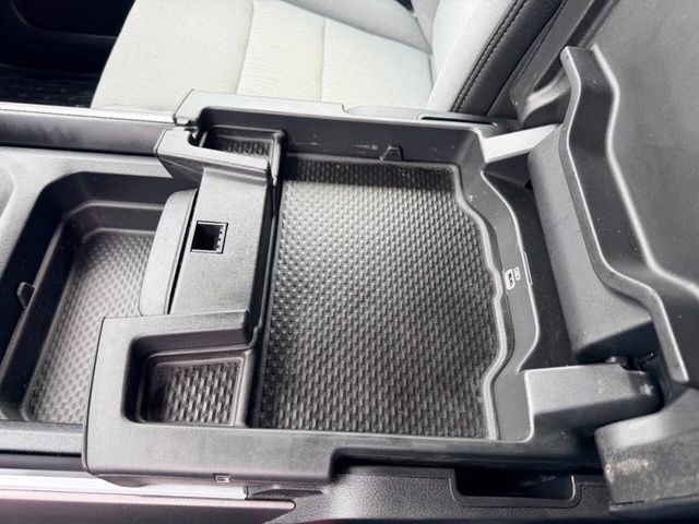 2019 Ram 1500 Big Horn 4x4 Crew Cab 5'7" Box - 23012255 - 38