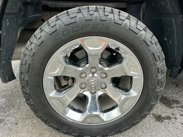 2019 Ram 1500 Big Horn 4x4 Crew Cab 5'7" Box - 23004073 - 11