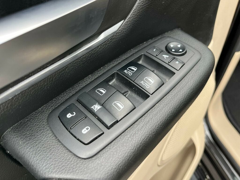 2019 Ram 1500 Big Horn 4x4 Crew Cab 5'7" Box - 23004073 - 21