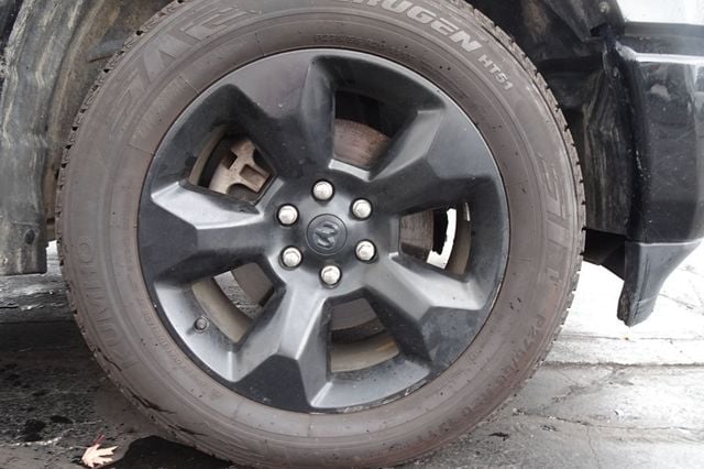 2019 Ram 1500 Big Horn 4x4 Crew Cab 5'7" Box - 22934880 - 9