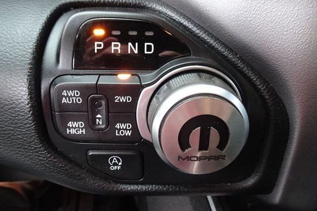 2019 Ram 1500 Big Horn 4x4 Crew Cab 5'7" Box - 22934880 - 16
