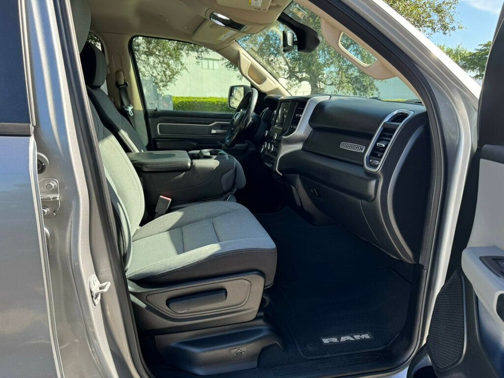 2019 Ram 1500 Big Horn 4x4 Crew Cab 6'4" Box - 22937596 - 9