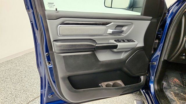 2019 Ram 1500 Big Horn 4x4 Crew Cab 6'4" Box - 23038384 - 9