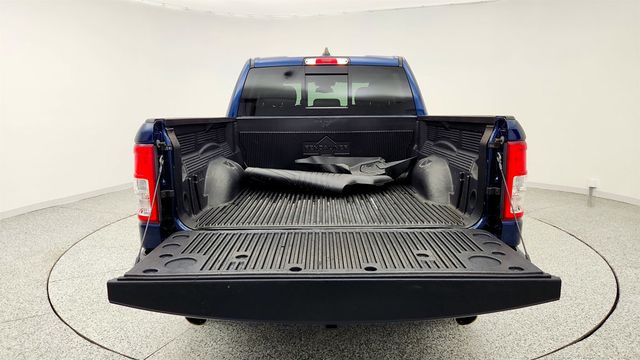 2019 Ram 1500 Big Horn 4x4 Crew Cab 6'4" Box - 23038384 - 21