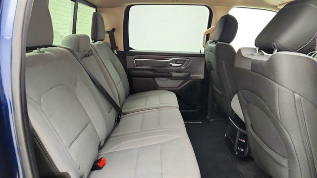 2019 Ram 1500 Big Horn 4x4 Crew Cab 6'4" Box - 23038384 - 22