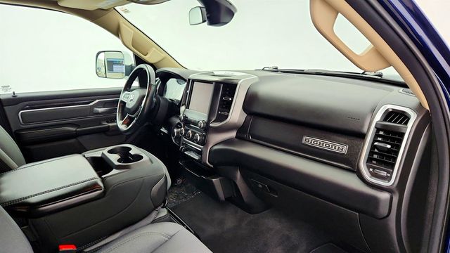 2019 Ram 1500 Big Horn 4x4 Crew Cab 6'4" Box - 23038384 - 24