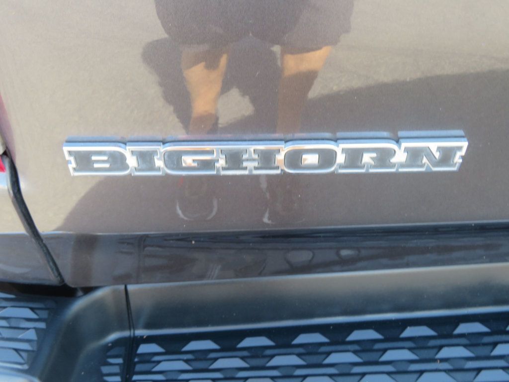 2019 Ram 1500 BIGHORN CREWCAB 4X4 HEMI EXTRA CLEAN  - 22920559 - 14