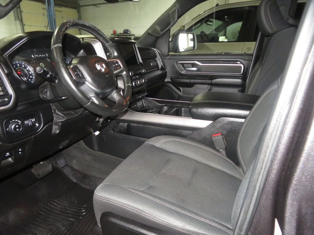 2019 Ram 1500 BIGHORN CREWCAB 4X4 HEMI EXTRA CLEAN  - 22920559 - 19