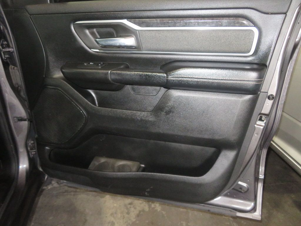 2019 Ram 1500 BIGHORN CREWCAB 4X4 HEMI EXTRA CLEAN  - 22920559 - 32