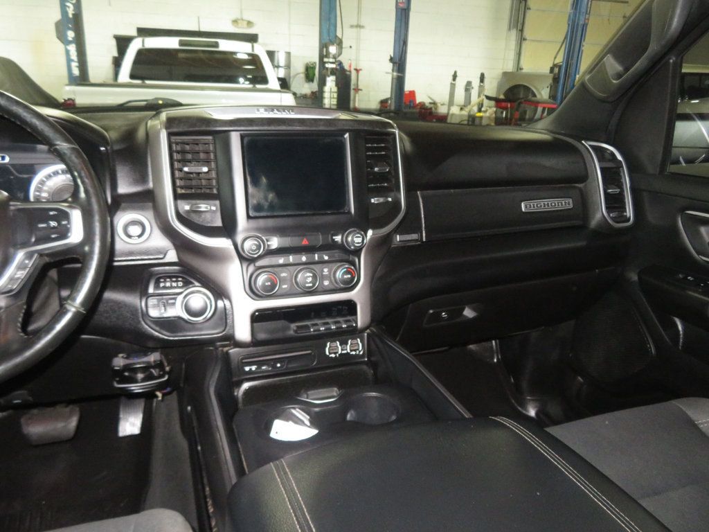 2019 Ram 1500 BIGHORN CREWCAB 4X4 HEMI EXTRA CLEAN  - 22920559 - 39
