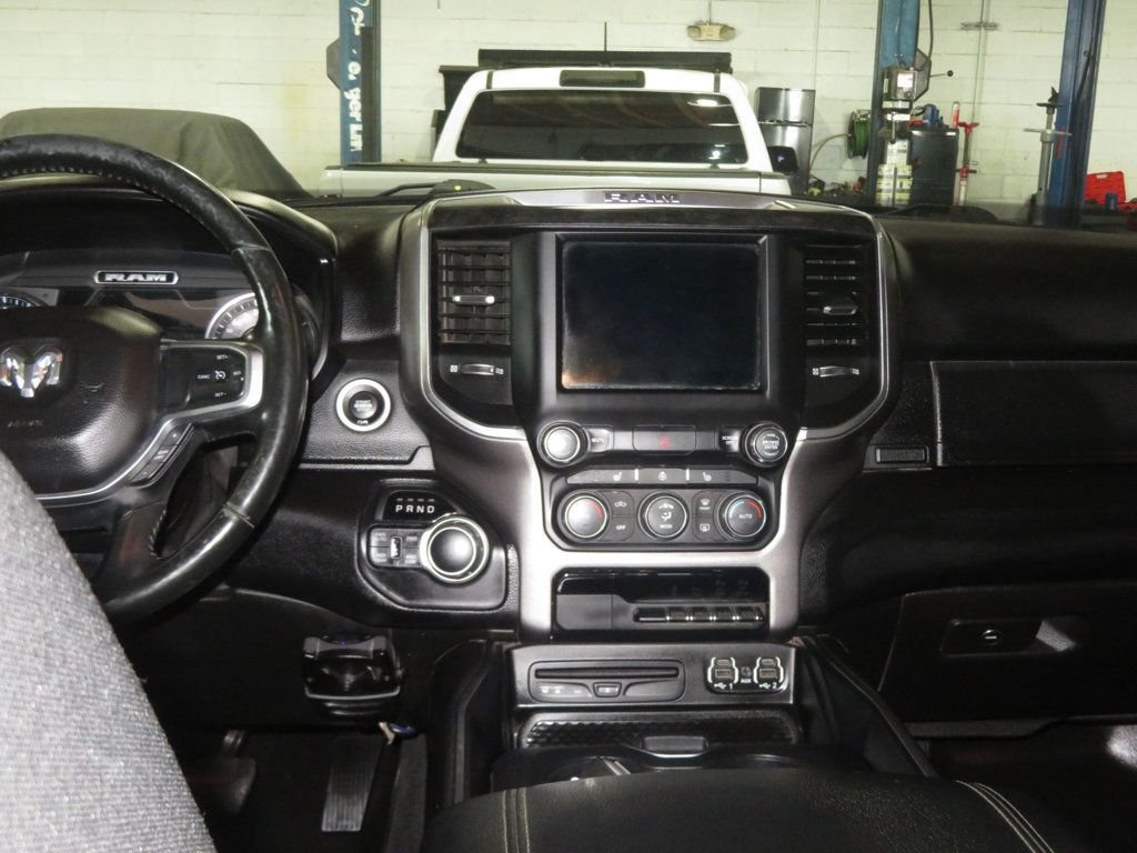 2019 Ram 1500 BIGHORN CREWCAB 4X4 HEMI EXTRA CLEAN  - 22920559 - 40