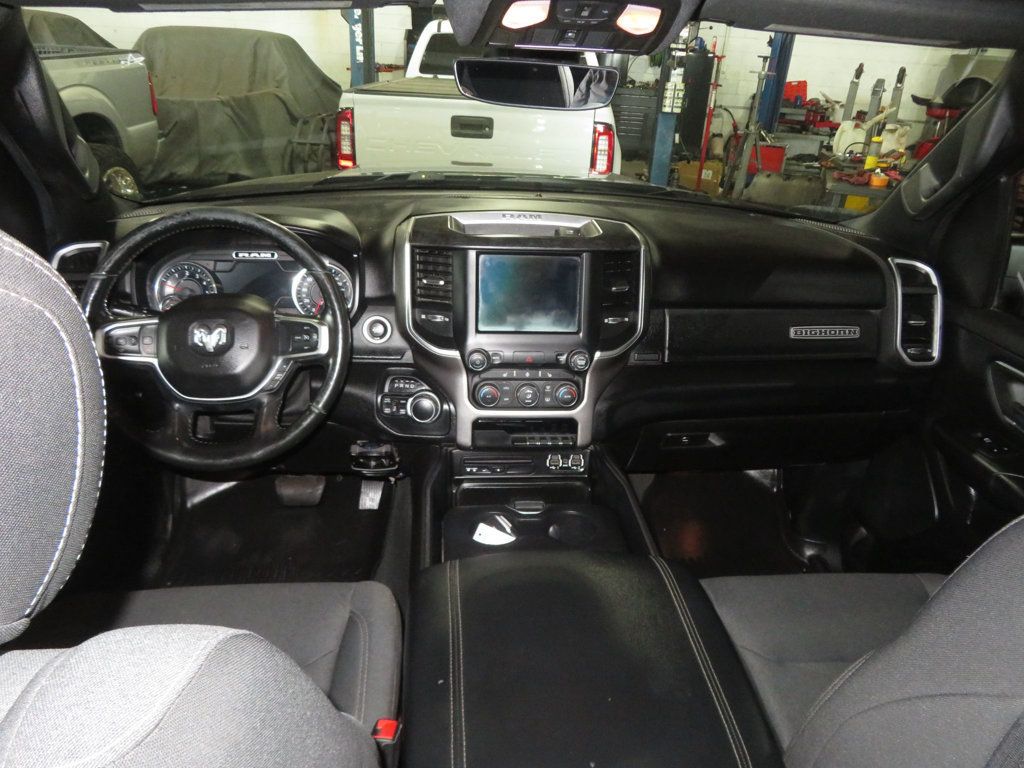 2019 Ram 1500 BIGHORN CREWCAB 4X4 HEMI EXTRA CLEAN  - 22920559 - 41