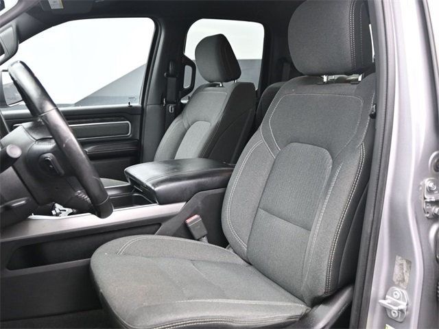 2019 Ram 1500 Big Horn/Lone Star 4x2 Quad Cab 6'4" Box - 22954818 - 8