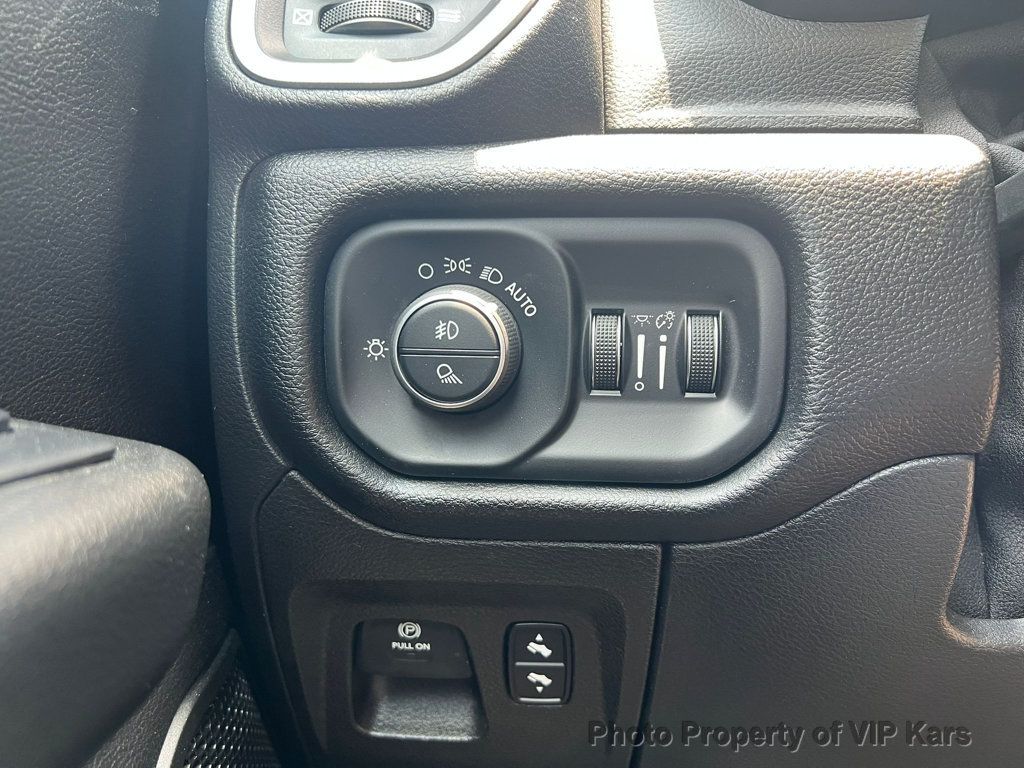 2019 Ram 1500 Big Horn/Lone Star 4x4 Crew Cab 5'7" Box - 22858461 - 8