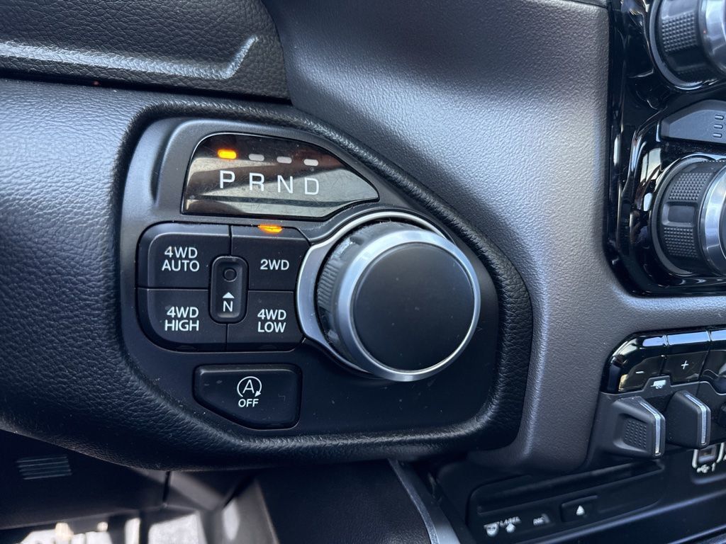 2019 Ram 1500 Big Horn/Lone Star 4x4 Crew Cab 5'7" Box - 23031651 - 8
