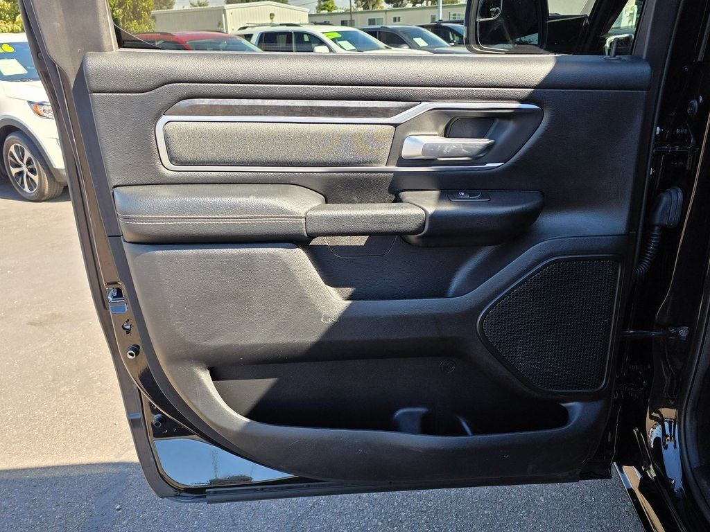 2019 Ram 1500 Big Horn/Lone Star 4x4 Crew Cab 5'7" Box - 22926863 - 17