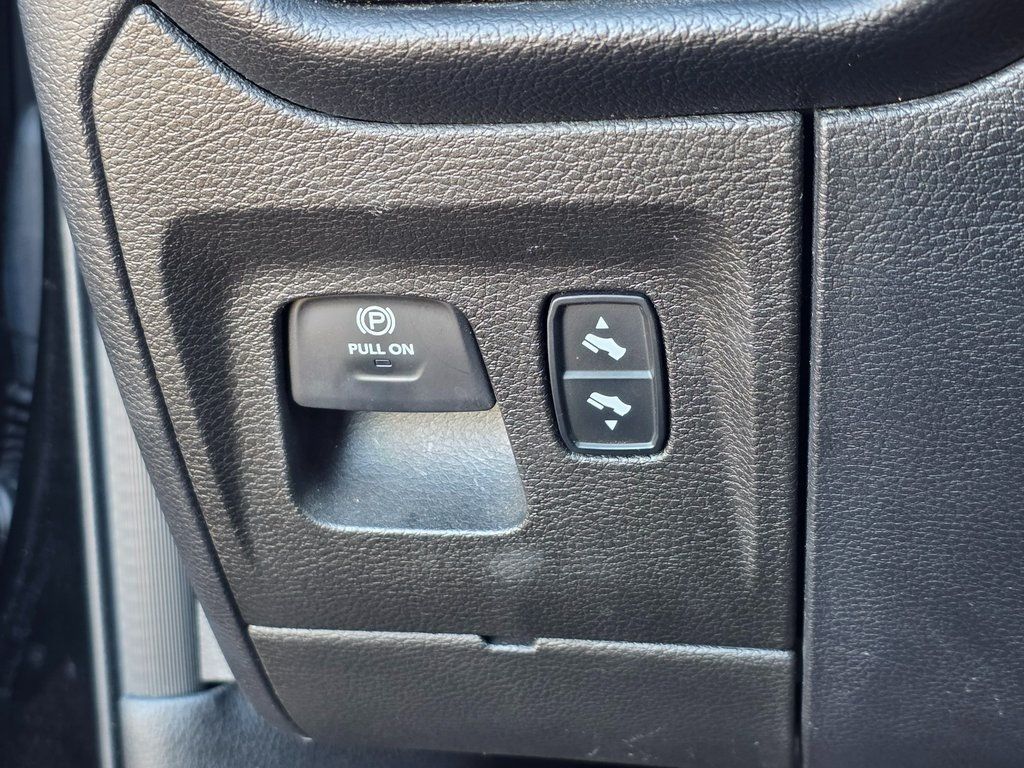 2019 Ram 1500 Big Horn/Lone Star 4x4 Crew Cab 5'7" Box - 22926863 - 35