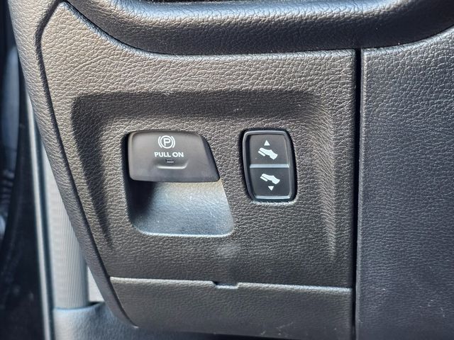 2019 Ram 1500 Big Horn/Lone Star 4x4 Crew Cab 5'7" Box - 22926863 - 35