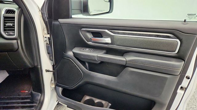 2019 Ram 1500 Big Horn/Lone Star 4x4 Crew Cab 5'7" Box - 22965352 - 26