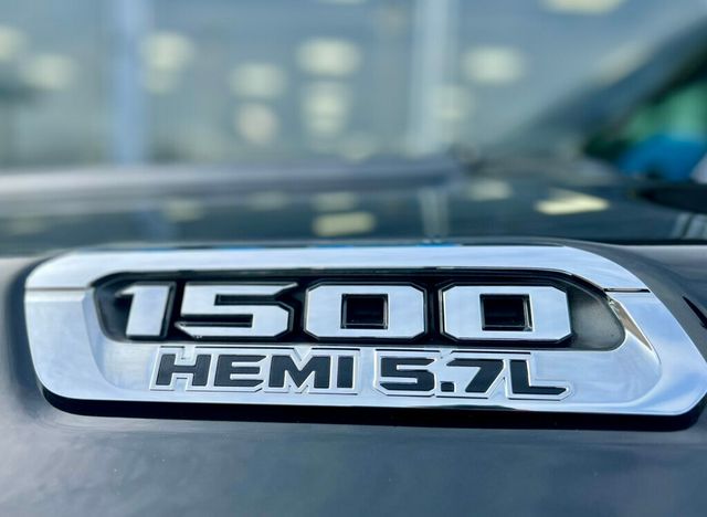 2019 Ram 1500 Big Horn/Lone Star 4x4 Crew Cab 6'4" Box - 23001125 - 8