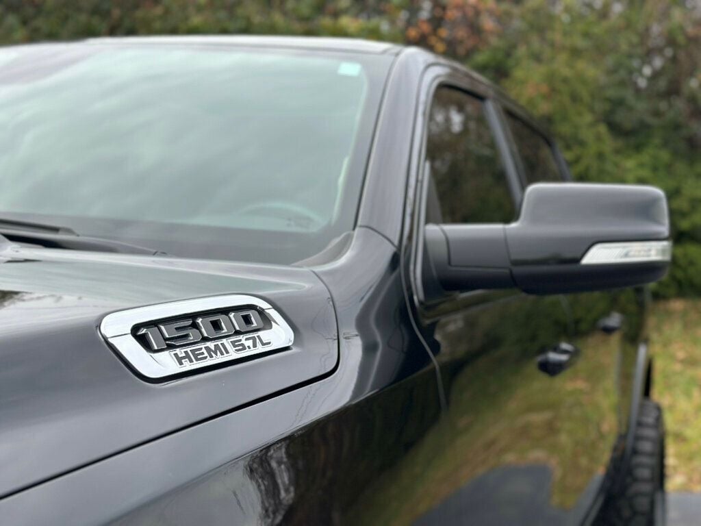 2019 Ram 1500 Laramie photo 3