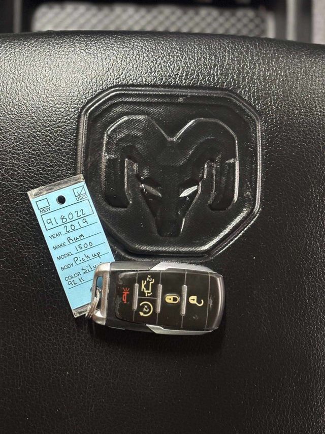 2019 Ram 1500 Laramie 4x4 Crew Cab 5'7" Box - 22976617 - 45