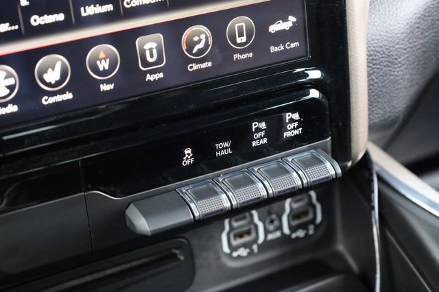 2019 Ram 1500 Laramie 4x4 Crew Cab 5'7" Box - 22950367 - 32