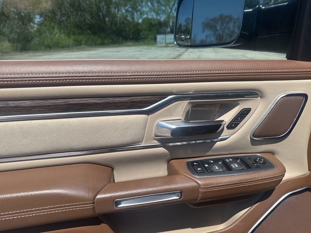 2019 Ram 1500 Laramie 4x4 Crew Cab 6'4" Box - 23022760 - 11